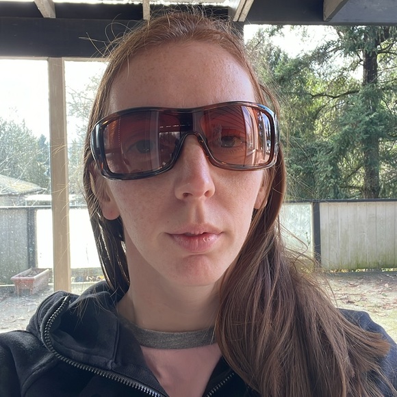 Women’s polarized Foresake Oakley sunglasses - Picture 4 of 4